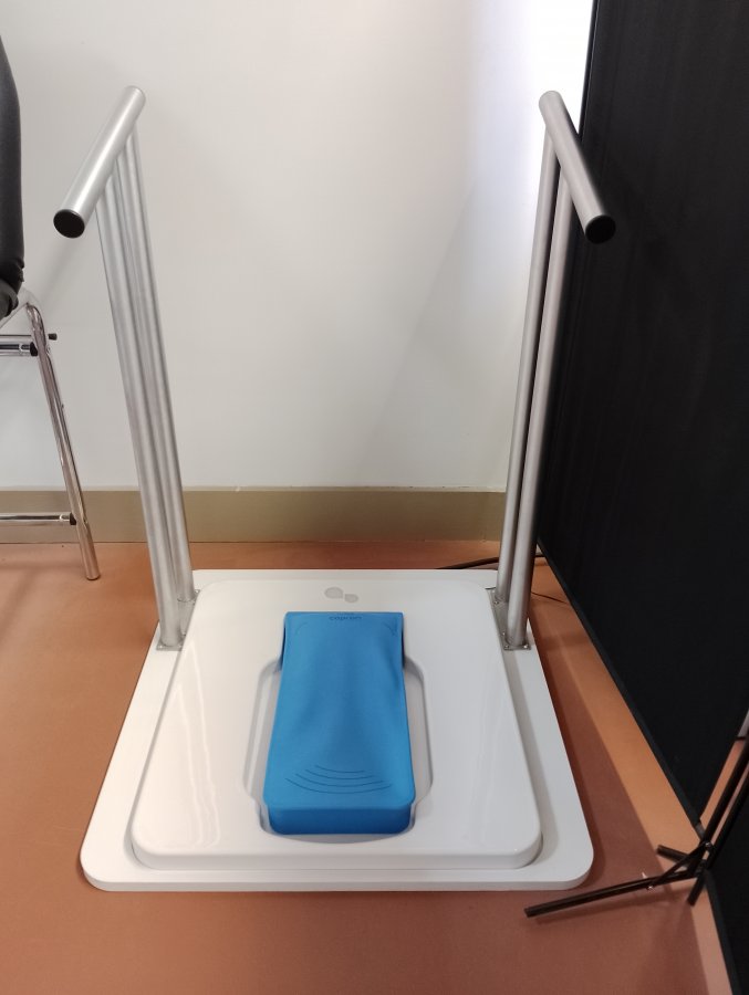Coussin empreinteur, plateau et cannes de maintien NEUFS offre Matériels